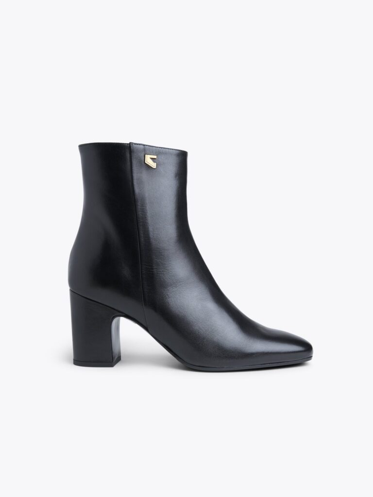 ANKLE BOOTS BLK, still life